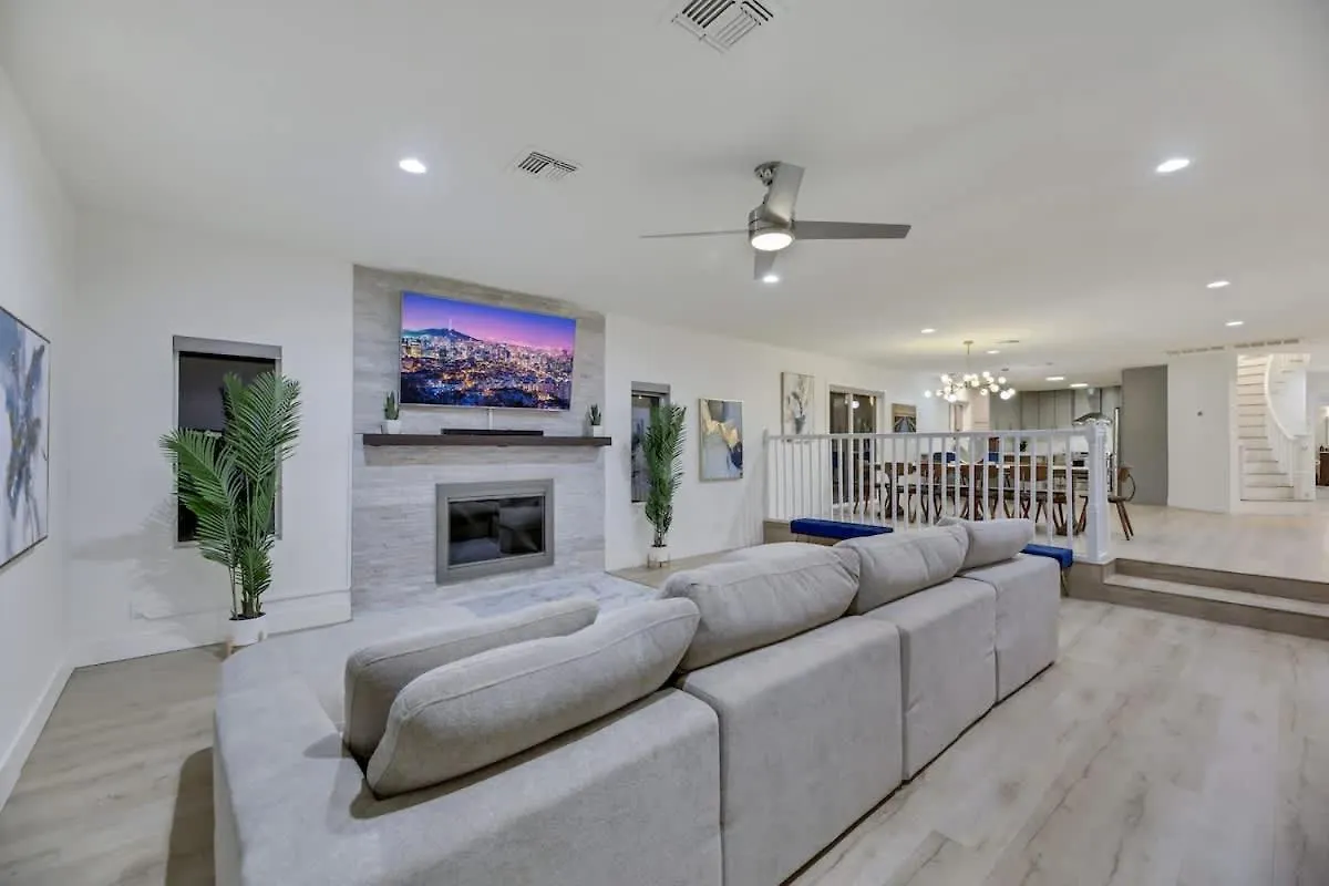 Ultimate Family Getaway Pickleball Heated Pool Las Vegas Vila