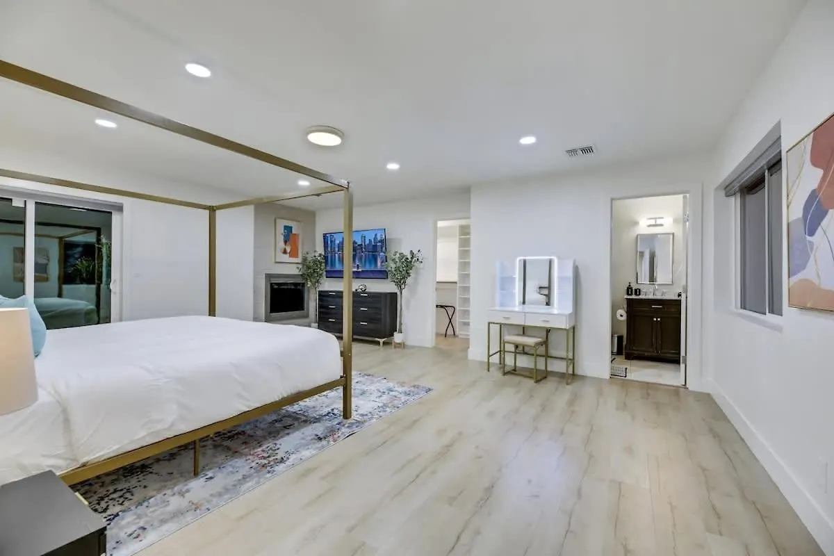 Ultimate Family Getaway Pickleball Heated Pool Las Vegas Villa