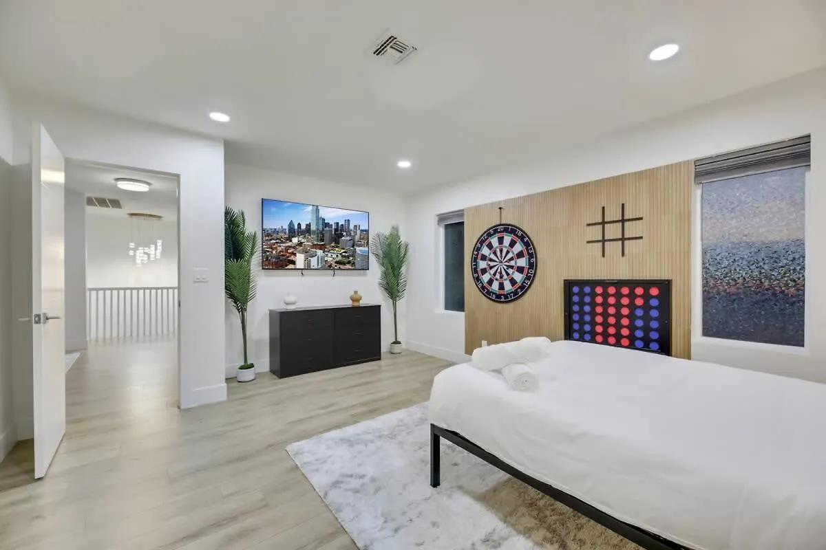 Ultimate Family Getaway Pickleball Heated Pool Las Vegas Villa